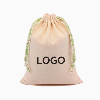 Cotton bag with natural closure